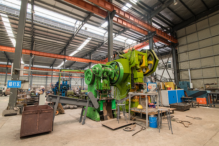 威海网架配件-锥头加工车间